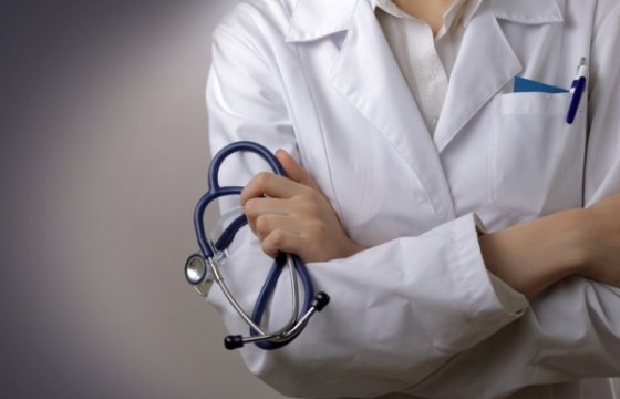 Латвийские семейные врачи получили предложение министерства о росте выплат капитации