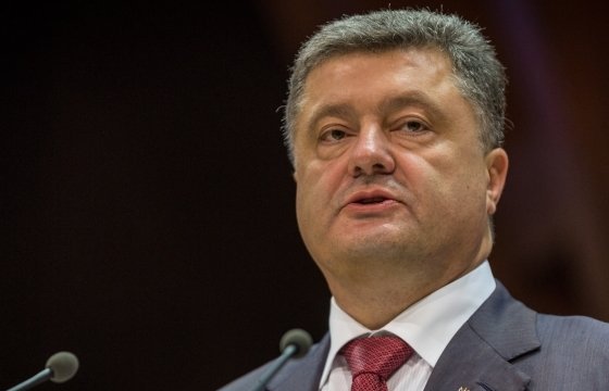 Порошенко счел преждевременным вступление Украины в НАТО