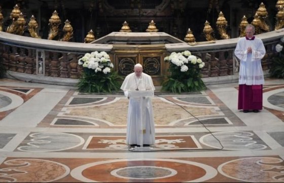 Папа римский призвал весь мир сплотиться на фоне пандемии
