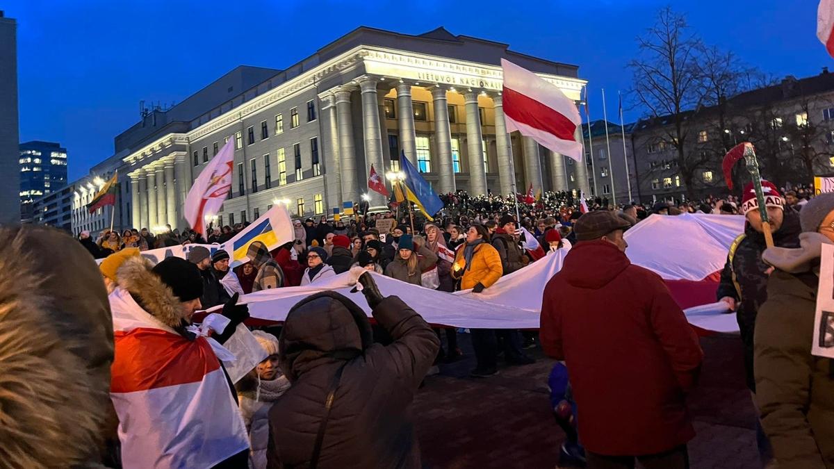 В Литве предложили остановить прием заявлений на ВНЖ от граждан Беларуси и лишать их документа за частые поездки домой