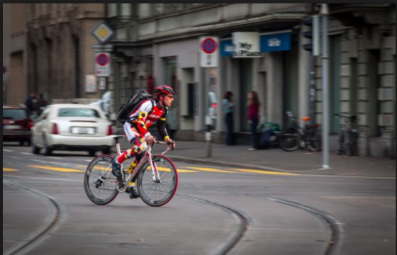 Велодорожки в Таллине оградят бордюром