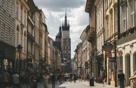 Польша ослабляет ограничения, введенные из-за коронавируса