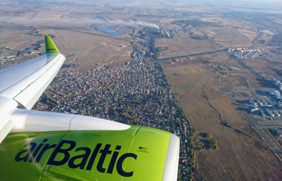 AirBaltic обеспечит пассажиров дезинфицирующими салфетками и масками