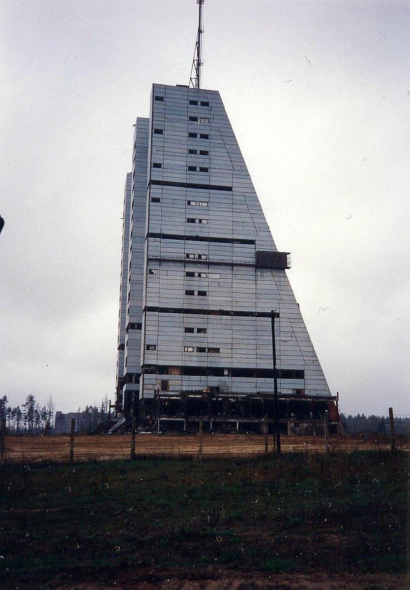 Радиолокационный комплекс раннего обнаружения «Скрудна» в 1995 г.  Фото : Laima Gūtmane