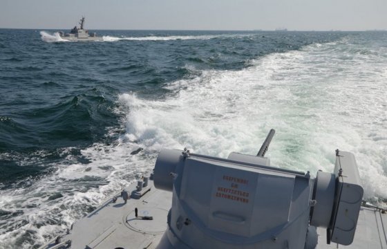 Командующий ВМС Украины предложил себя вместо задержанных моряков
