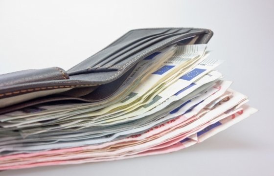 В Эстонии мошенники расплачиваются сувенирными деньгами